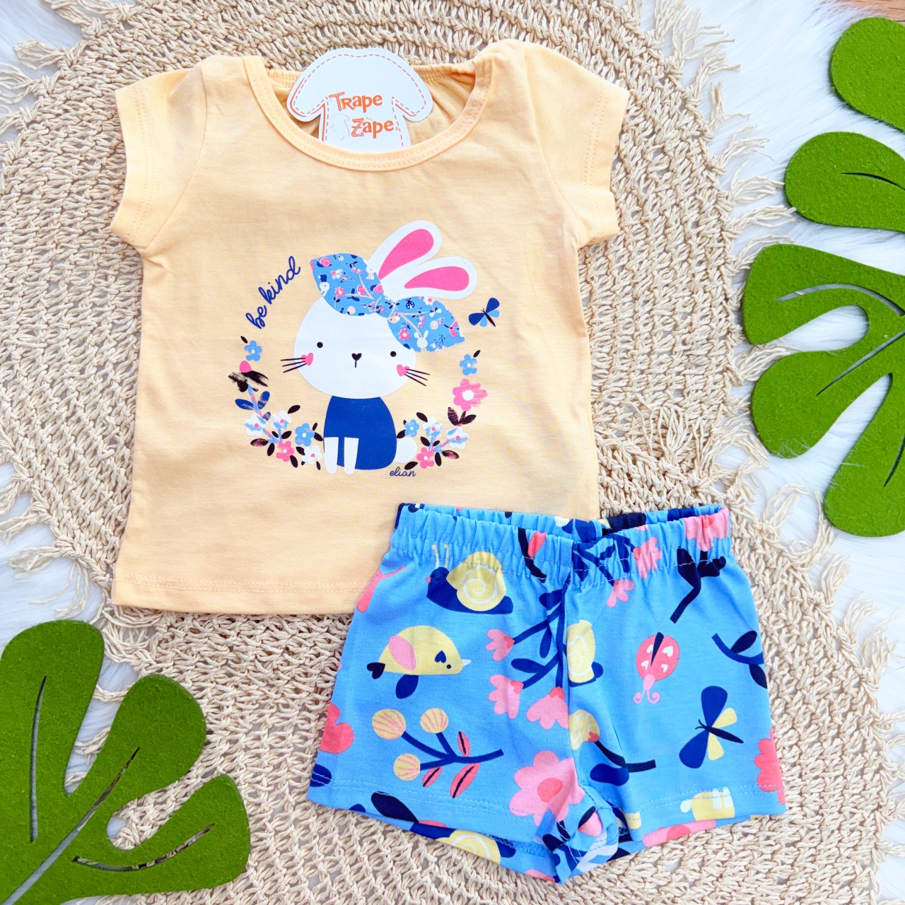 Conj. Blusa Coelhinha Be Kind e Short - Amarelo e Azul